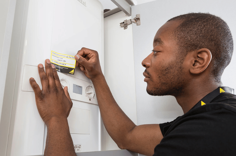 A2DominionHelp's tweet photo. 📢It’s Gas Safety Week
We carry out free yearly gas safety checks in the homes we manage to help keep you safe.
If you smell gas or think there’s a leak, call the 24-hour National Gas Emergency number straight away on 0800 111 999.
#GasSafetyWeek #TakeNoChances https://t.co/xkve71iMty