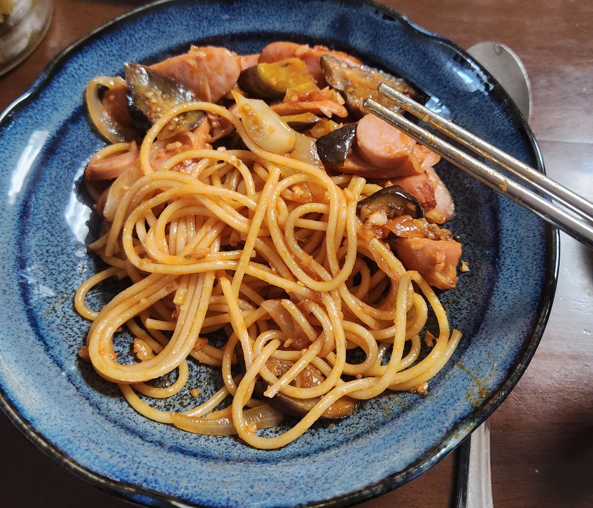 pongde_'s tweet photo. 미묘한 나폴리탄이다... 맛이 없는 건 아닌데 있는 것도 아닌 간이 약한 무언가... 치킨스톡을 더 넣었어야 했나? 간장? https://t.co/lFS0l3IYXD