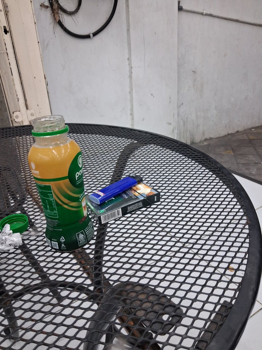all_izz_well21's tweet photo. Day 0 stop smoking 😂 https://t.co/2kv6QmrQFD