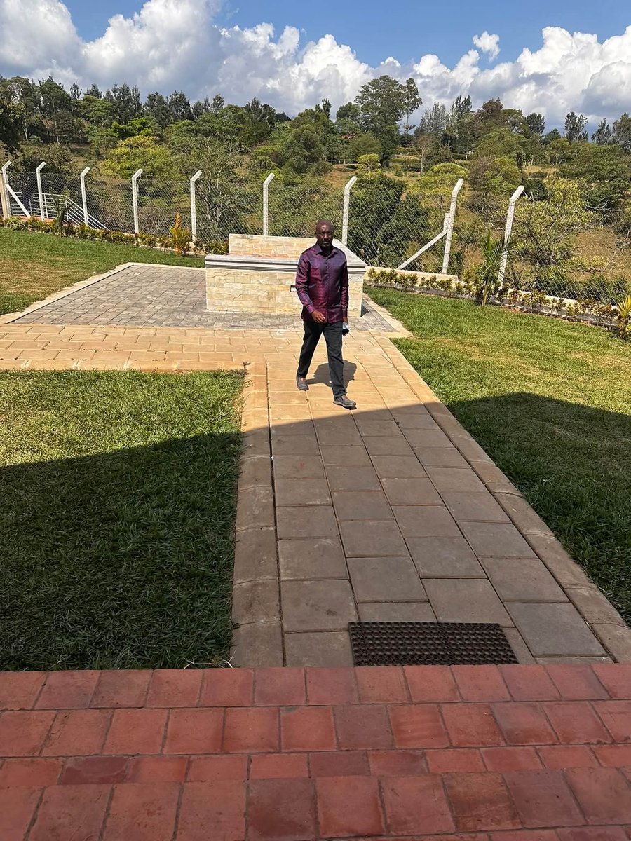 Kelele_ug's tweet photo. The Royal Wall Omukama Edward Rukidi Nyabongo I. https://t.co/7s5tcgFg0B