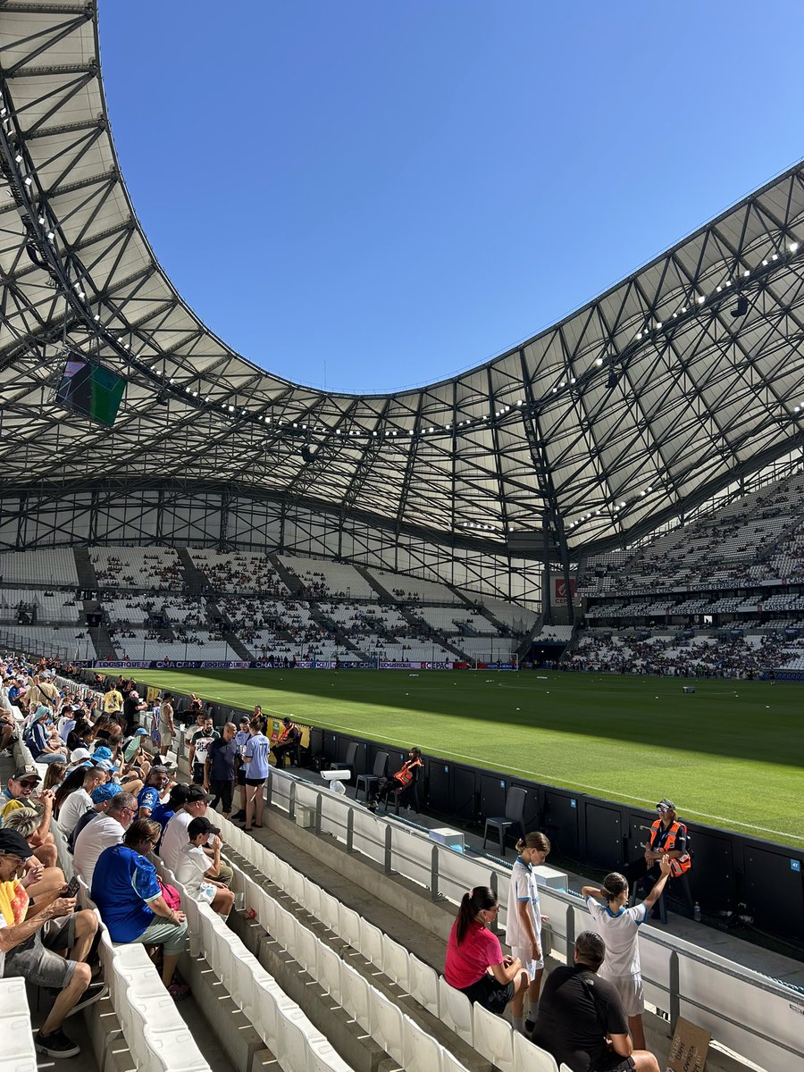__Massalia__'s tweet photo. Salut la #TeamOM

Vends 2 places pour OM-Paris SG en Ganay Q avec mon collègue @Muri6213 
Mp si intéressé #OMPSG 

Forza l’OM 💙🤍 https://t.co/RMofVhuPcX