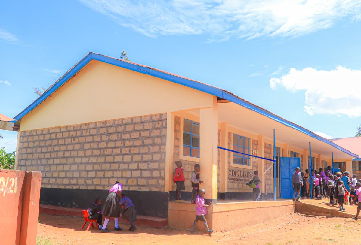 InnocentMugabe's tweet photo. I commissioned two new classrooms at Mishael Gimayo Comprehensive School in Sinoko Ward, a significant milestone in our efforts to create a conducive and modern learning environment for our students.

The classrooms are fitted with terrazzo flooring for durability, ceiling and white boards to enhance the learning experience.

We remain committed to investing in education and giving our children the facilities they need to learn, grow and succeed.