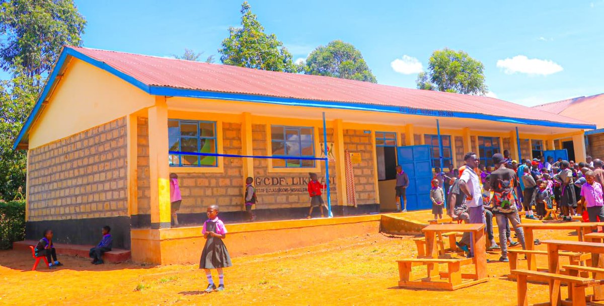 InnocentMugabe's tweet photo. I commissioned two new classrooms at Mishael Gimayo Comprehensive School in Sinoko Ward, a significant milestone in our efforts to create a conducive and modern learning environment for our students.

The classrooms are fitted with terrazzo flooring for durability, ceiling and white boards to enhance the learning experience.

We remain committed to investing in education and giving our children the facilities they need to learn, grow and succeed.
