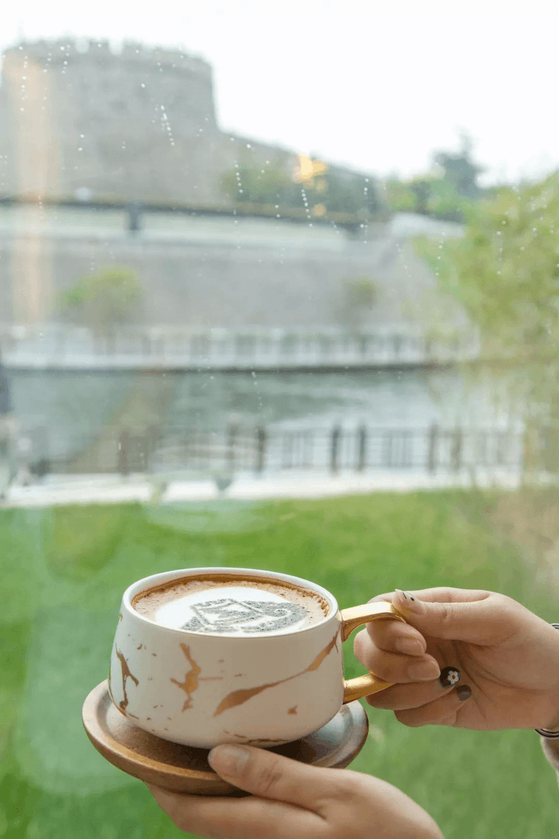 Lo_Laa's tweet photo. Got my dream job offer email right when my coffee kicked in—today’s the ultimate win! https://t.co/APV4ZBcNQP