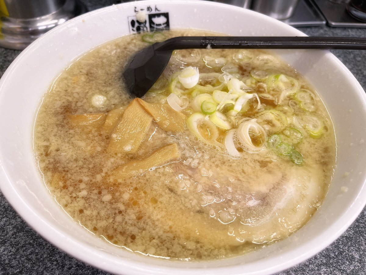 neko_mameeee's tweet photo. 1800円の催事ラーメンと2100円のうまいすだちつけ麺御膳的なやつとなんか美味かったラーメンと有楽町交通会館のなんかうまいラーメン！ https://t.co/qtymxcOO4s