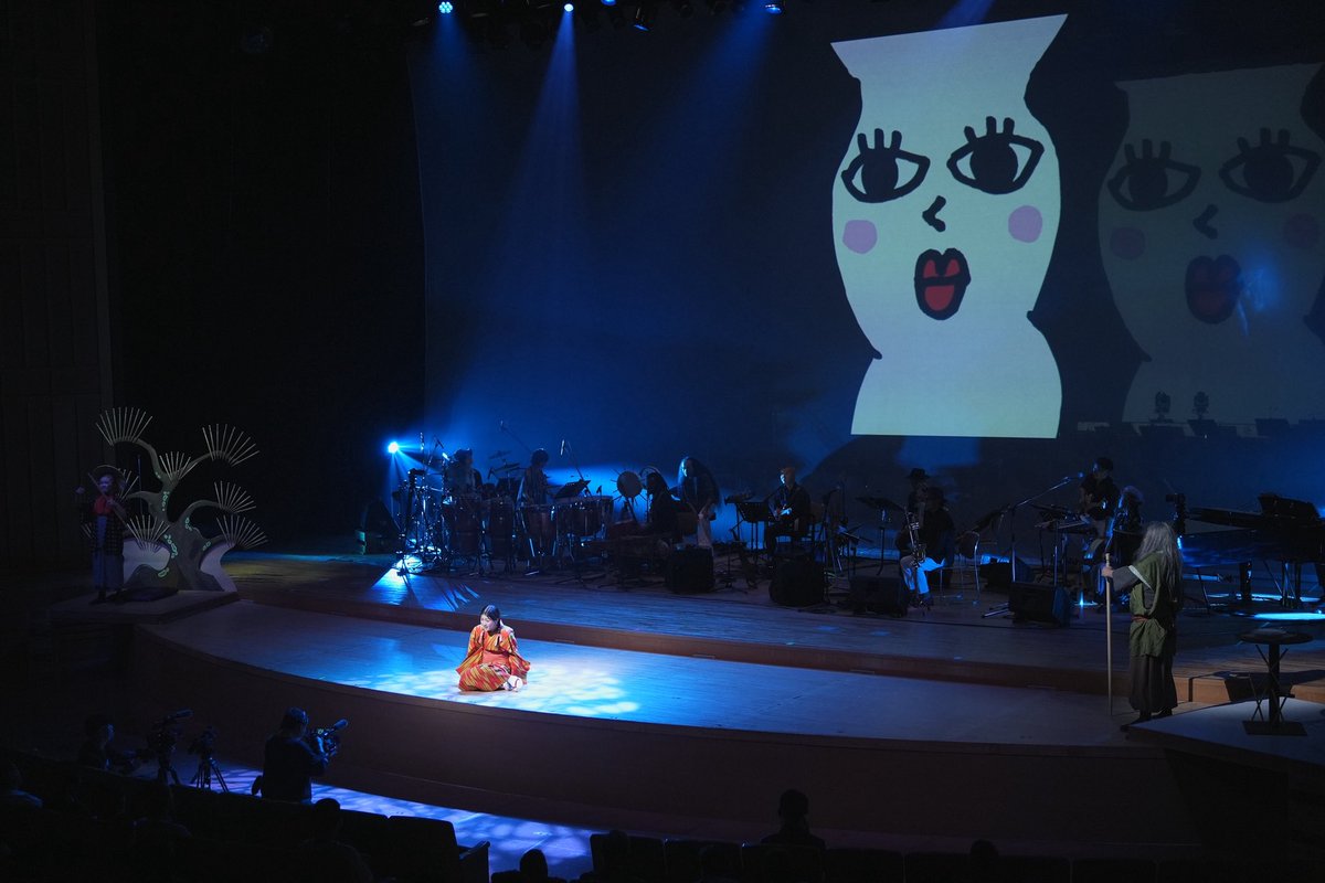 maturasu's tweet photo. #奥河内音絵巻2026 
ご来場の皆様
そして
一緒にステージにいた200人近い共演の皆様、スタッフ

ありがとうございました！
こんなとてつもない祭の
一端を担えて光栄の至りです

この祭がどんなに凄かったは
言葉では伝えきれない
そこにいて参加するしかない

ね、観客の皆さん
本当ありがとう https://t.co/v5MQ7mZXQs