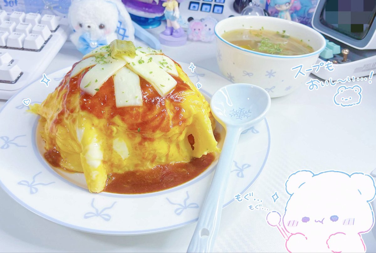 Hz_o_o_'s tweet photo. - ̗̀  🍳 デミグラスチーズオムライス🥄  ̖́-

中身はもも肉🐓ほうれん草🌱玉ねぎ🧅にんじん🥕の贅沢チキンライスだよ◜~◝⸝⸝ https://t.co/NRjqnd3lgW