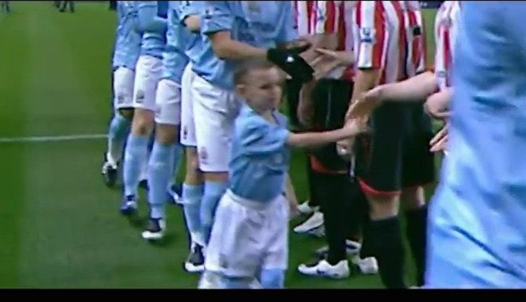 blvkray's tweet photo. 🚨FRIENDLY REMINDER : this was Phil Foden the last time Manchester United finished above Manchester City in the league https://t.co/PcvSq0NeGl