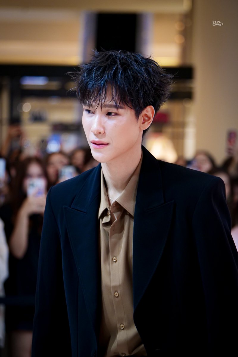 ploysandy_'s tweet photo. เฮียเนียร์เลยคับวันนี้ 🫠🫠

જ⁀➴ @jnnrrs || #junniorrs 

JUNIOR SULWHASOO 60ANV PARAGON

#JuniorSulwhasooParagon ♡ https://t.co/SFD5Ym5r5W