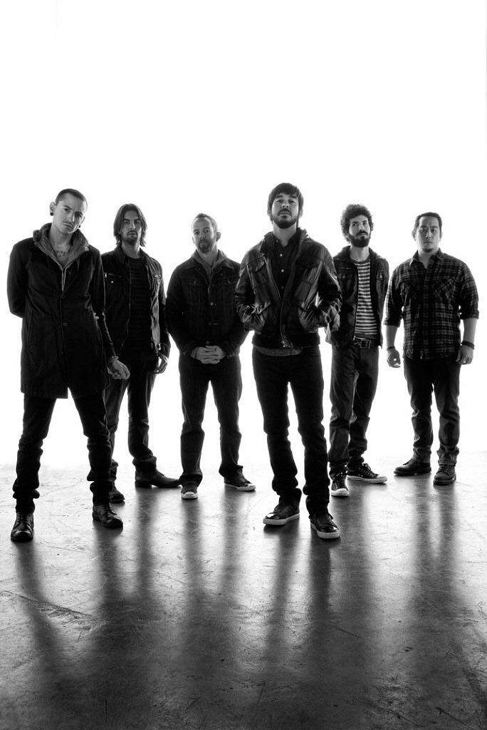 BroodingAnanas's tweet photo. happy birthday to this beautiful masterpiece that is A Thousand Suns by Linkin Park🩶 

ahead of its time, it’s great to see people appreciating it now more than when it was released. the greatest🤍 https://t.co/YIPQIAIGXV