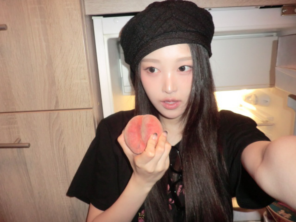 sa2m2nam3's tweet photo. #SAY_SOHA

🍑 = ♡

#소하 #SOHA #ソハ
#SAYMYNAME #세이마이네임 #SMN #セマネ https://t.co/3h5brXGQvJ