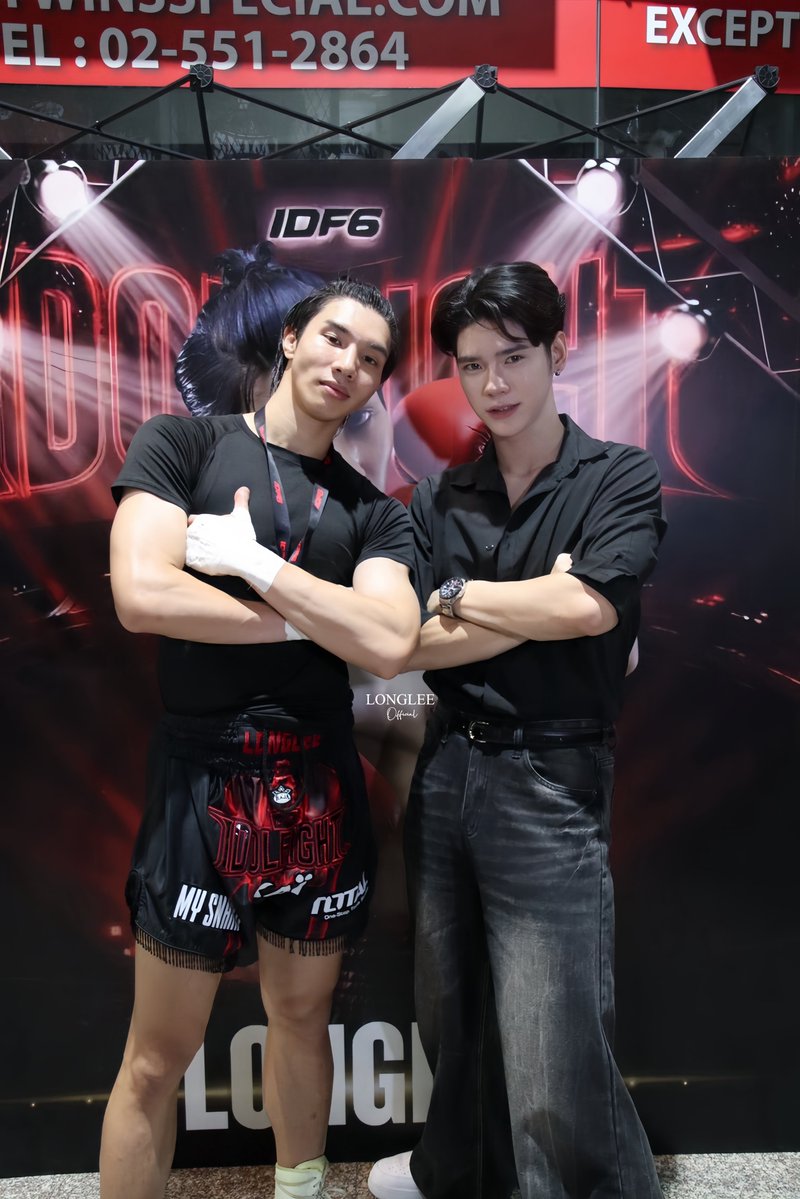 longshilee's tweet photo. ขอบคุณกองเชียร์สำคัญในวันสำคัญอีก1วันของหล่งลี🙏🏻
ทุกๆกำลังใจ ทั้งพ่อแม่และน้องชาย เพื่อนในค่าย @actspace.ent เพื่อนๆพี่ๆค่ายมวย น้องอาร์ม และแฟนคลับ#SizeL ทุกคนมีความสำคัญกำลังหล่งมากๆ อยู่ด้วยกันแบบนี้ไปนานๆเลยนะ🤍🥊
#idolfight6xlonglee
#idolfight6
#longlee
#idf6 https://t.co/8ikc2JbTEi
