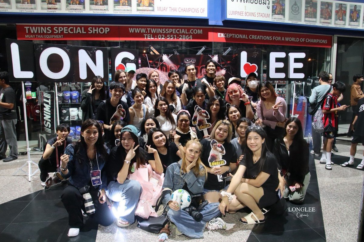 longshilee's tweet photo. ขอบคุณกองเชียร์สำคัญในวันสำคัญอีก1วันของหล่งลี🙏🏻
ทุกๆกำลังใจ ทั้งพ่อแม่และน้องชาย เพื่อนในค่าย @actspace.ent เพื่อนๆพี่ๆค่ายมวย น้องอาร์ม และแฟนคลับ#SizeL ทุกคนมีความสำคัญกำลังหล่งมากๆ อยู่ด้วยกันแบบนี้ไปนานๆเลยนะ🤍🥊
#idolfight6xlonglee
#idolfight6
#longlee
#idf6 https://t.co/S8g7XZ3fdr