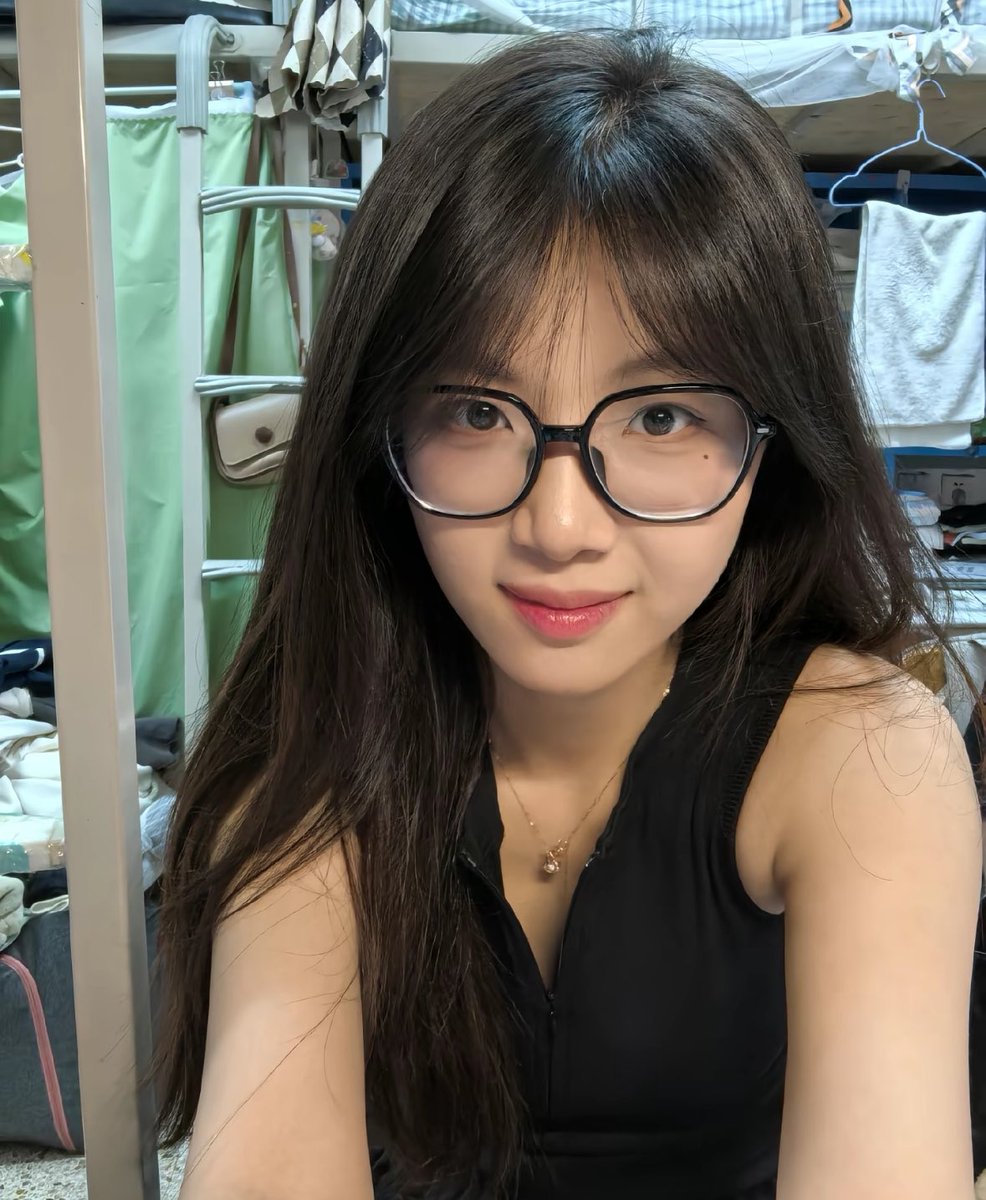 yang2019066's tweet photo. 新人来推 需要注意点什么呢？#新人 #女大学生 #美女 https://t.co/25w37j4hAM