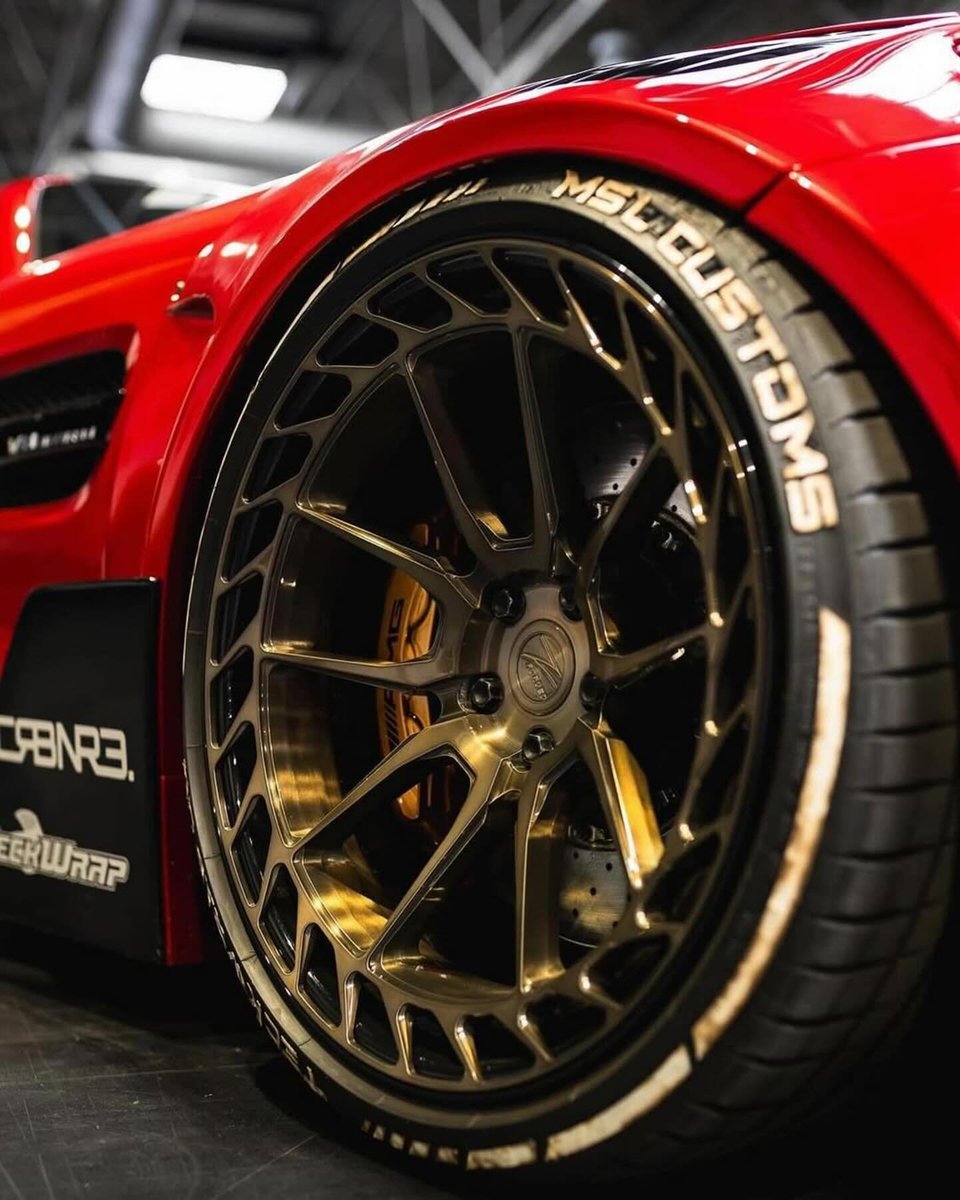 streetjour's tweet photo. Mercedes ⚫️ ❤️💢 https://t.co/eYAY3M1nw7