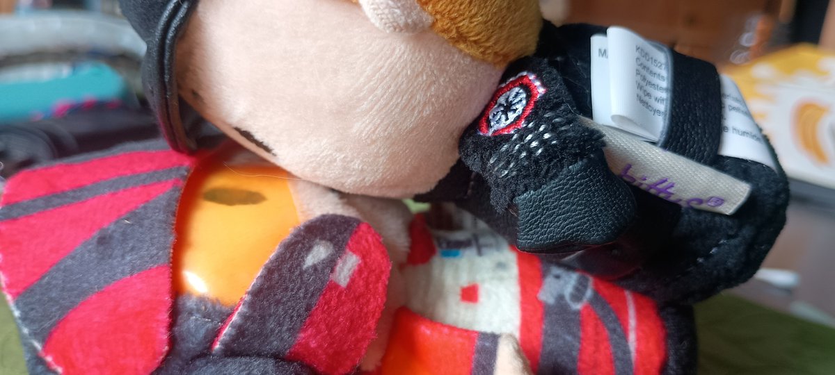 lam3borghini's tweet photo. The reason I bought the box for some Itty Bittyfied #GingePilot bean smushing!! #PoeDameron #GeneralHux https://t.co/Rf0b59IHqK