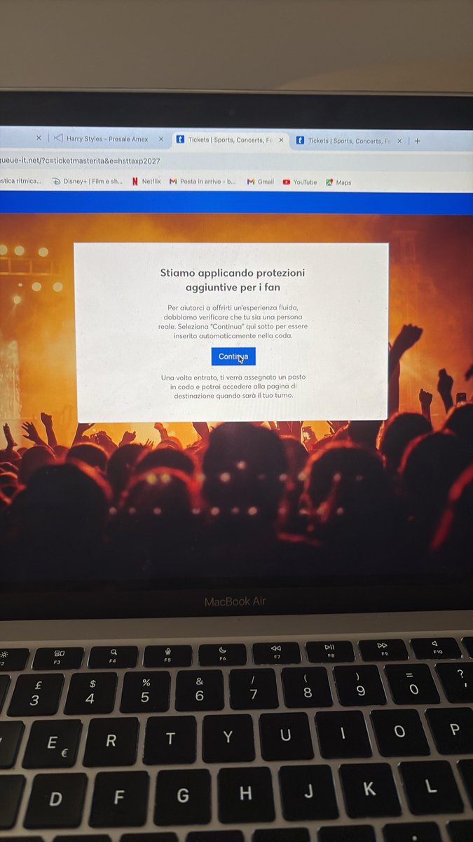 bbennygang's tweet photo. raga vi prego mi potete dire se anche a voi vi continua a refreshare questa schermata e non fa andare avanti o se mi devo iniziare a preoccupare?????? #ticketmaster #harrystyles #circomassimo #amexpresale https://t.co/f9IJKkSF7d