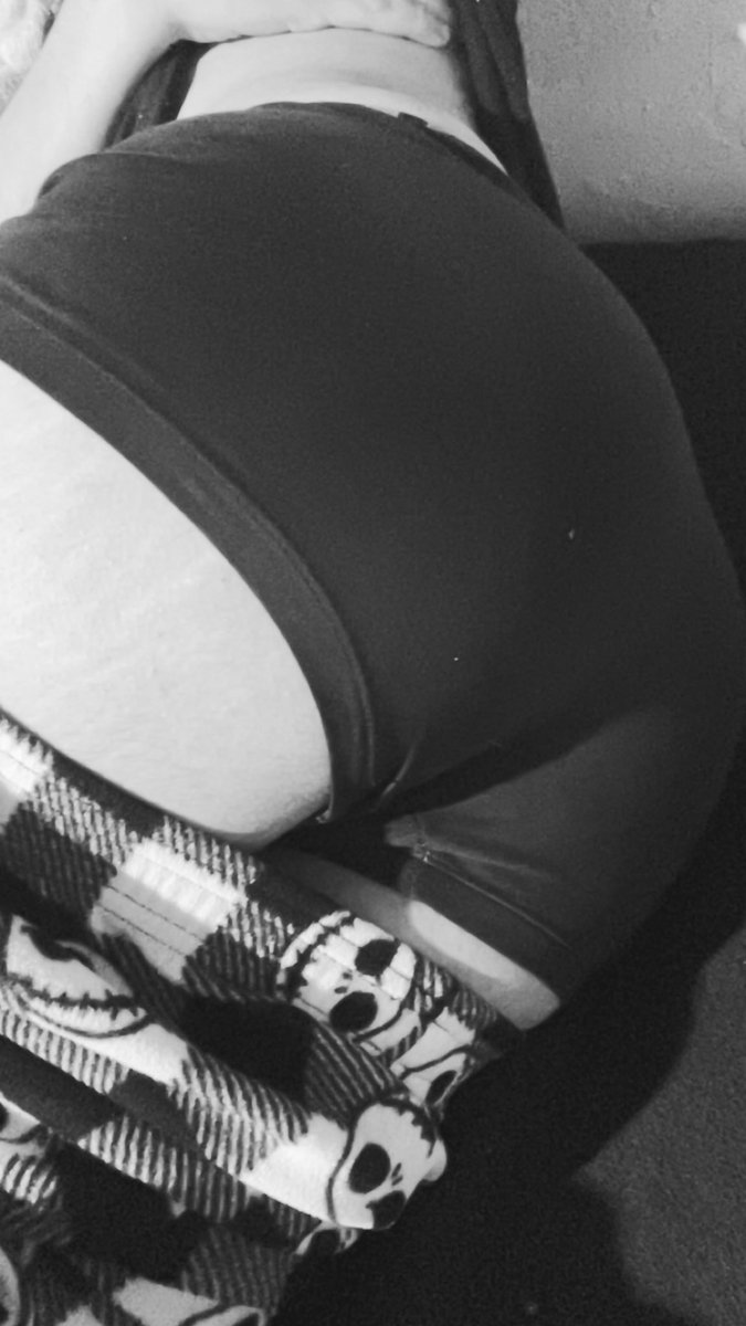 femDan03's tweet photo. Quien para chat hot? 🤤🔥#pasivo #CDMX #gay https://t.co/h2aS7kMMJ2