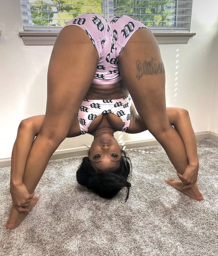 joycey8982's tweet photo. Can you fuck me like this https://t.co/YOVvD3zFbZ https://t.co/KMBO9wFDqe