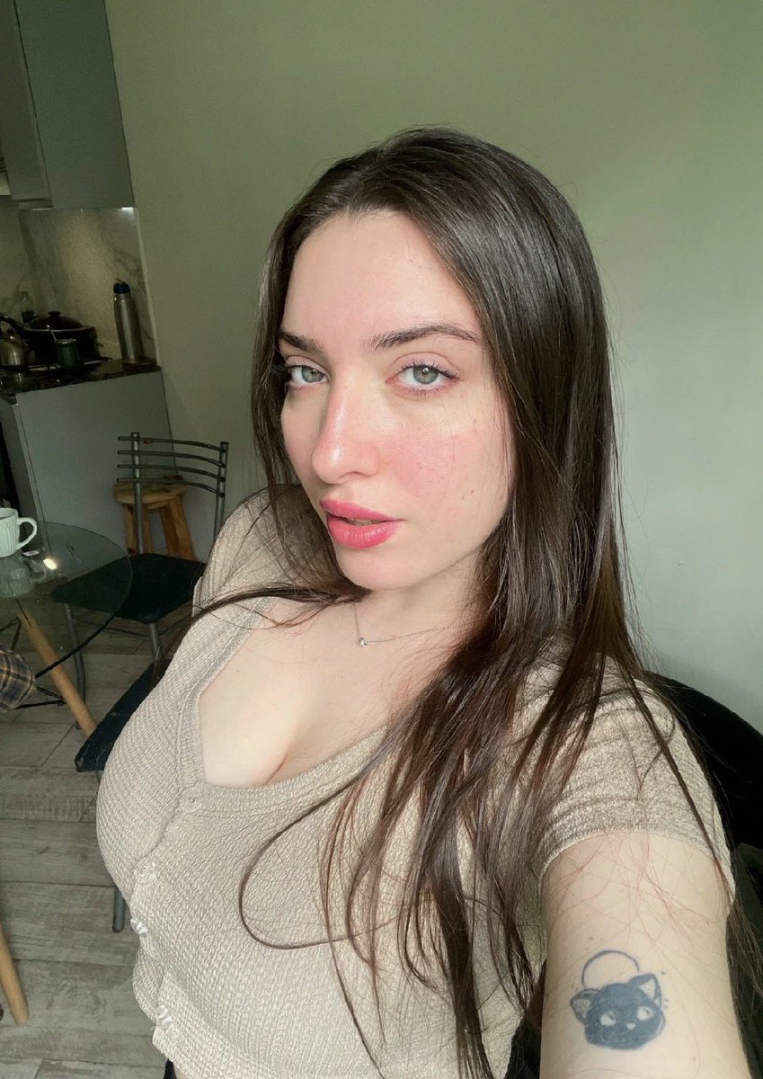 Estelle_Fany's tweet photo. Bonjour et bonne semaine à vous tous 🥰❤️ https://t.co/DCSX5Eggic