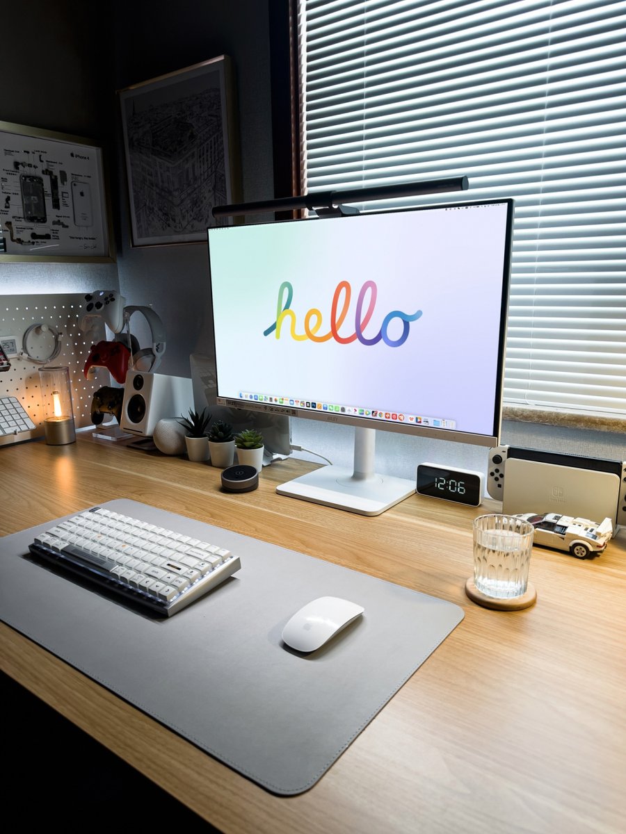 IsraelBoey's tweet photo. Setting up my dream work desk: dual monitors for efficiency, a small potted plant to breathe, and just the right amount of desk lamp light. Perfect focus zone = 10/10 productivity https://t.co/lKb68LAPet