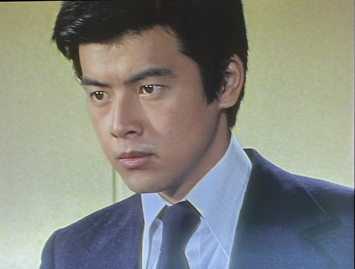 junko_o0512's tweet photo. 三浦友和さんがイケメン若手俳優時代の苦悩を語ってたけど、これだけ美形だと脇で使いづらいよね
でもこうやってみたら今とそんなに変わってない流石
#メシドラ
#赤い衝撃 https://t.co/hb8x11VYHE