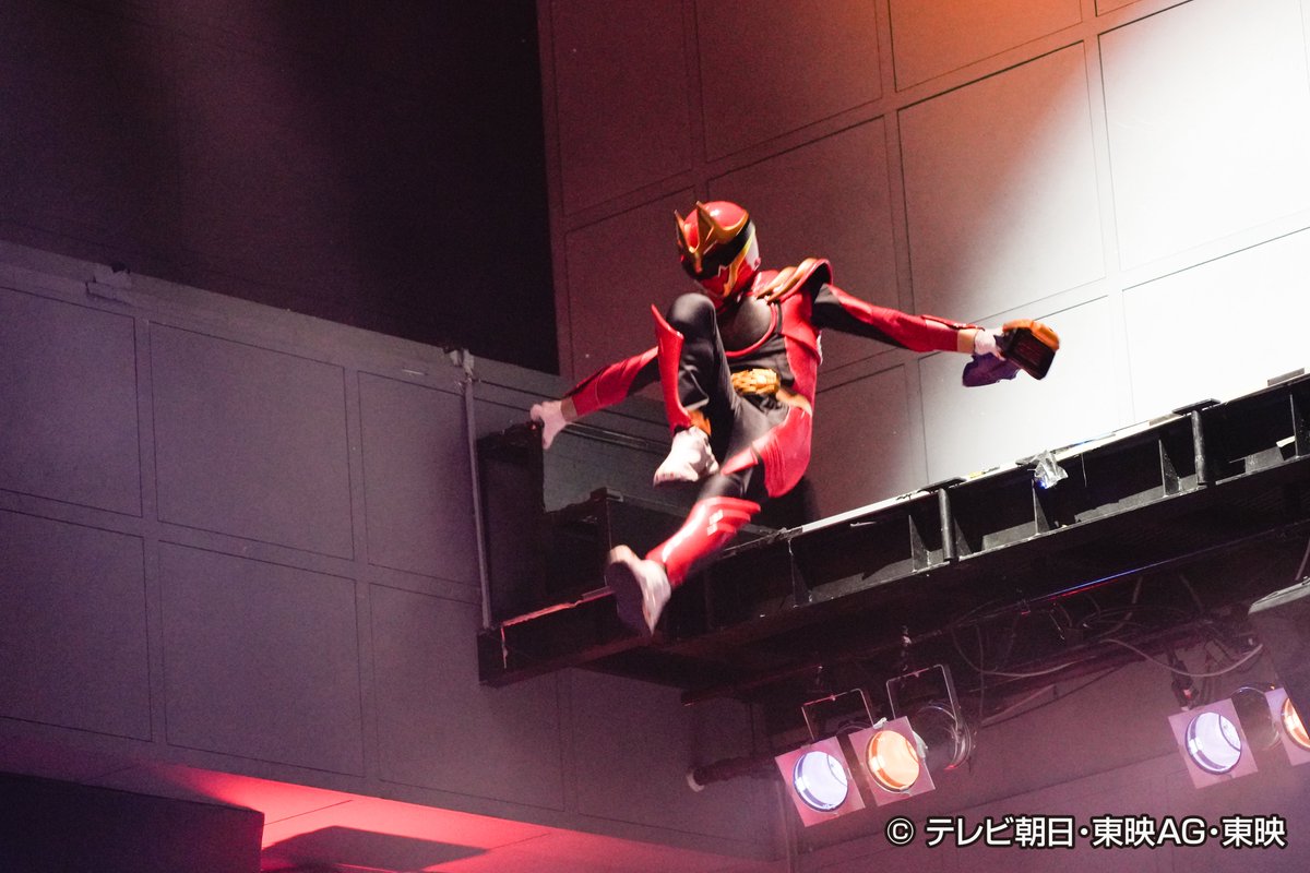 at_raku_grosso's tweet photo. ゴジュウウルフの野性的でダイナミックな戦いに注目！🐺✨

みんなはもう、その活躍を見たかな？👀

ナンバーワンの応援をゴジュウウルフに届けよう！📣

★「超宇宙刑事ギャバン インフィニティ ショー」第2弾は9月27日(日)まで！★
👇詳しくはこちら！
https://t.co/8BK2bL0PTy

👇チケットはこちら！
https://t.co/TjyWRh3PZR

#Gロッソ
#ヒーローショー
#プロジェクトRED 
#仮面ライダーゼッツ
#スーパー戦隊