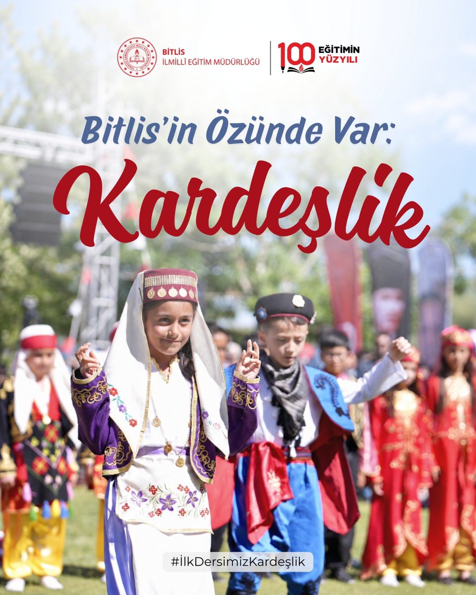 Bitlis_Mem's tweet photo. Sevginin olduğu yerde umut, dayanışmanın olduğu yerde güç vardır.

İlk dersimiz kardeşlik, yolumuz birlik. 🤝

#ilkdersimizkardeşlik

@tcmeb @Yusuf__Tekin @TayfunOzyolcu https://t.co/d6DIdEtADV