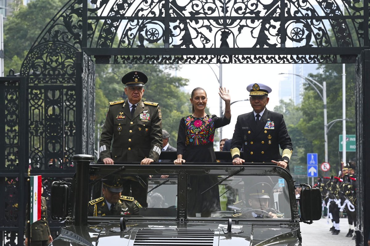 ElDiariodeMina's tweet photo. La soberanía de México no es solo una aspiración histórica, es un mandato constitucional, afirmó el General Ricardo Trevilla Trejo, secretario de la Defensa …¡Clic para continuar leyendo!
https://t.co/Pvn3LN02tA
-
@Claudiashein
#sedena #chapultepec #historia #mexico #gobierno https://t.co/L3cmX5VMD3
