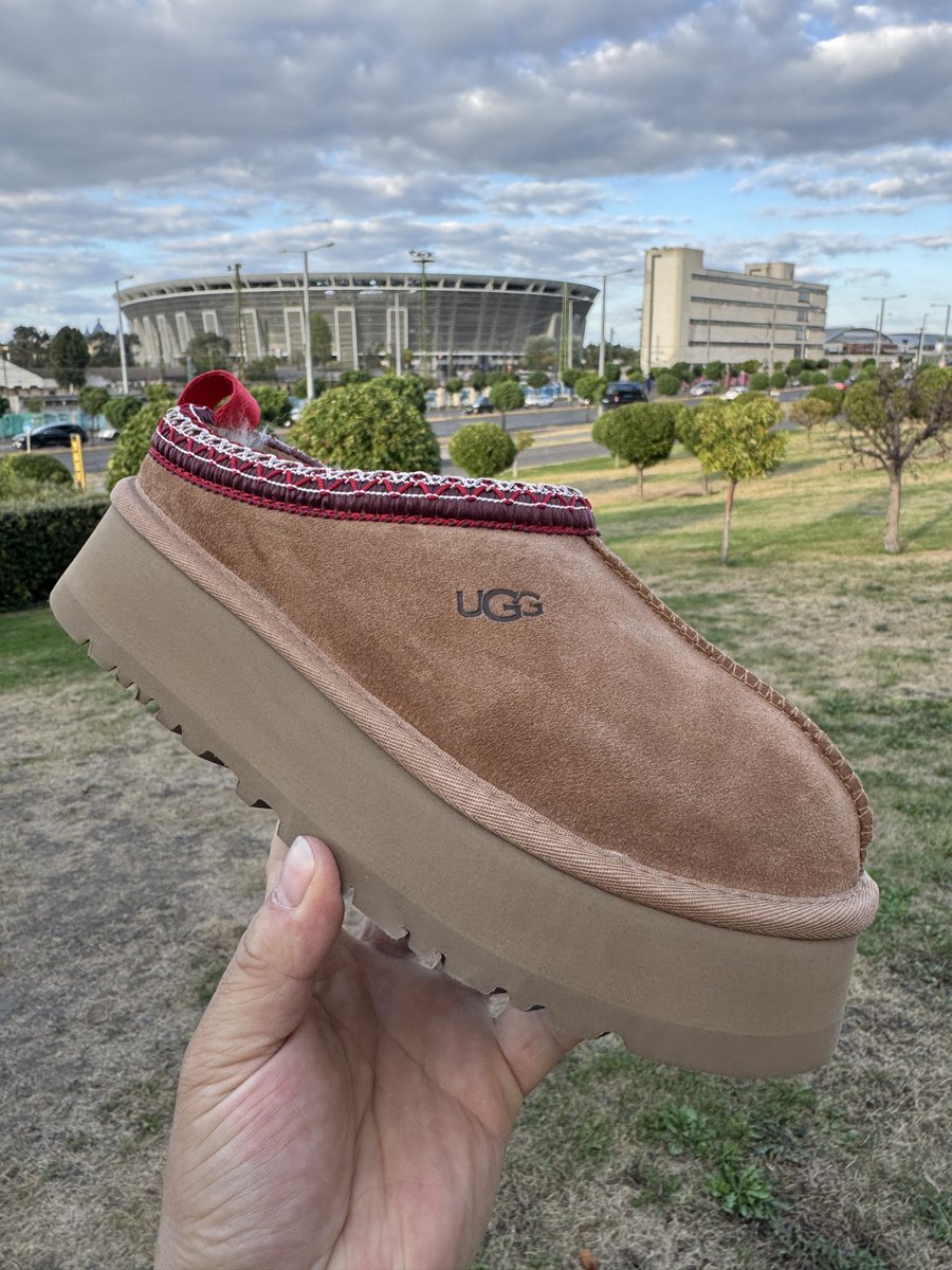 YeezyBoostLiao's tweet photo. UGG Tazz Slipper Chestnut (Women’s) https://t.co/EFB89VjDQh