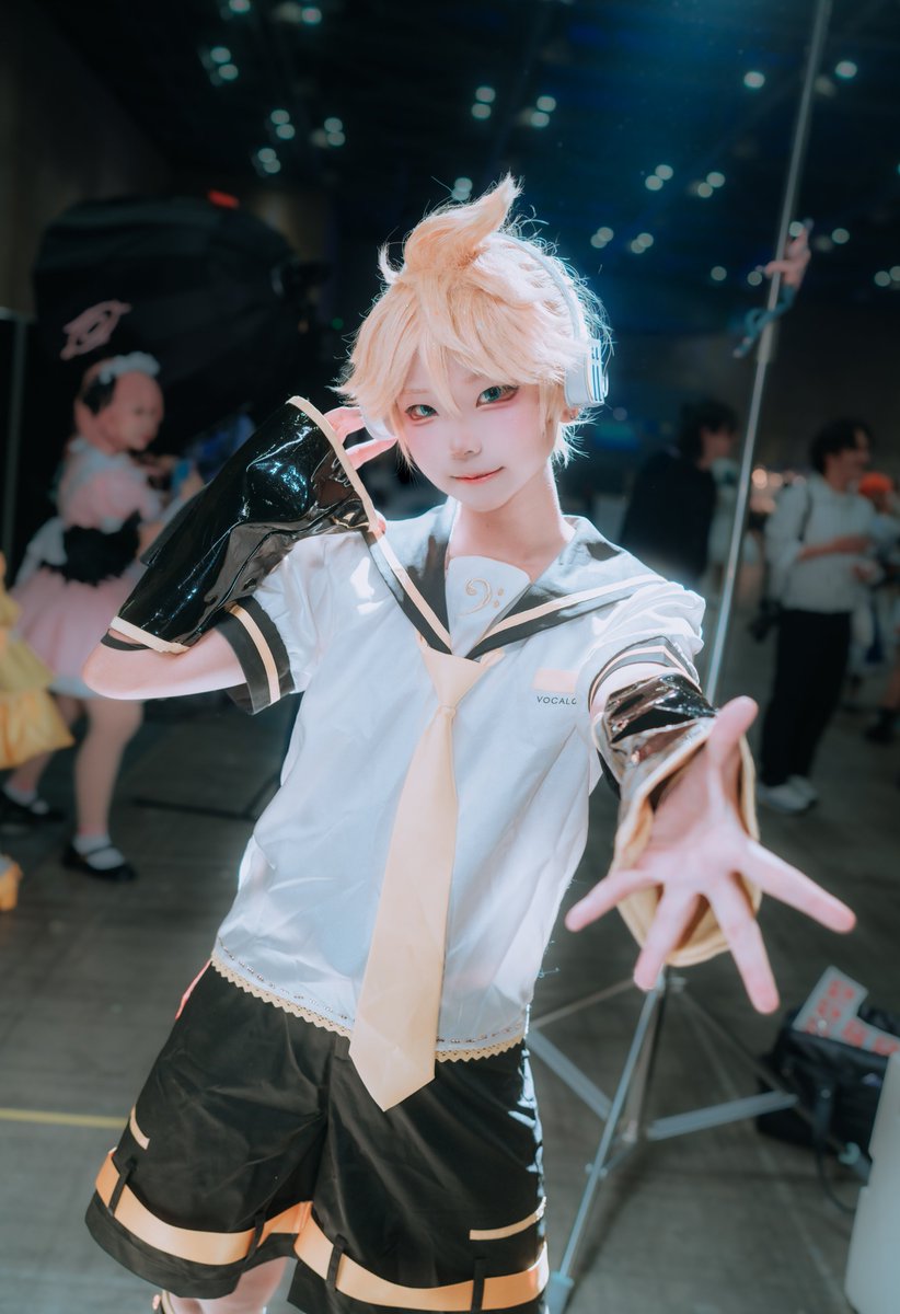 hebdesu's tweet photo. 💛
#VOCALOID #鏡音レン #コスプレ⚠️ https://t.co/9kb5xv1NBJ