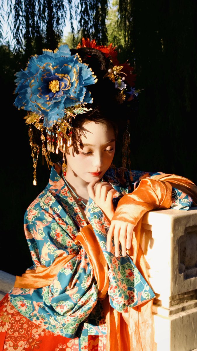 sjyhde's tweet photo. 我爱我的好诡秘因为她把我拍的很漂亮嘿嘿 https://t.co/2NpKHDz0dE