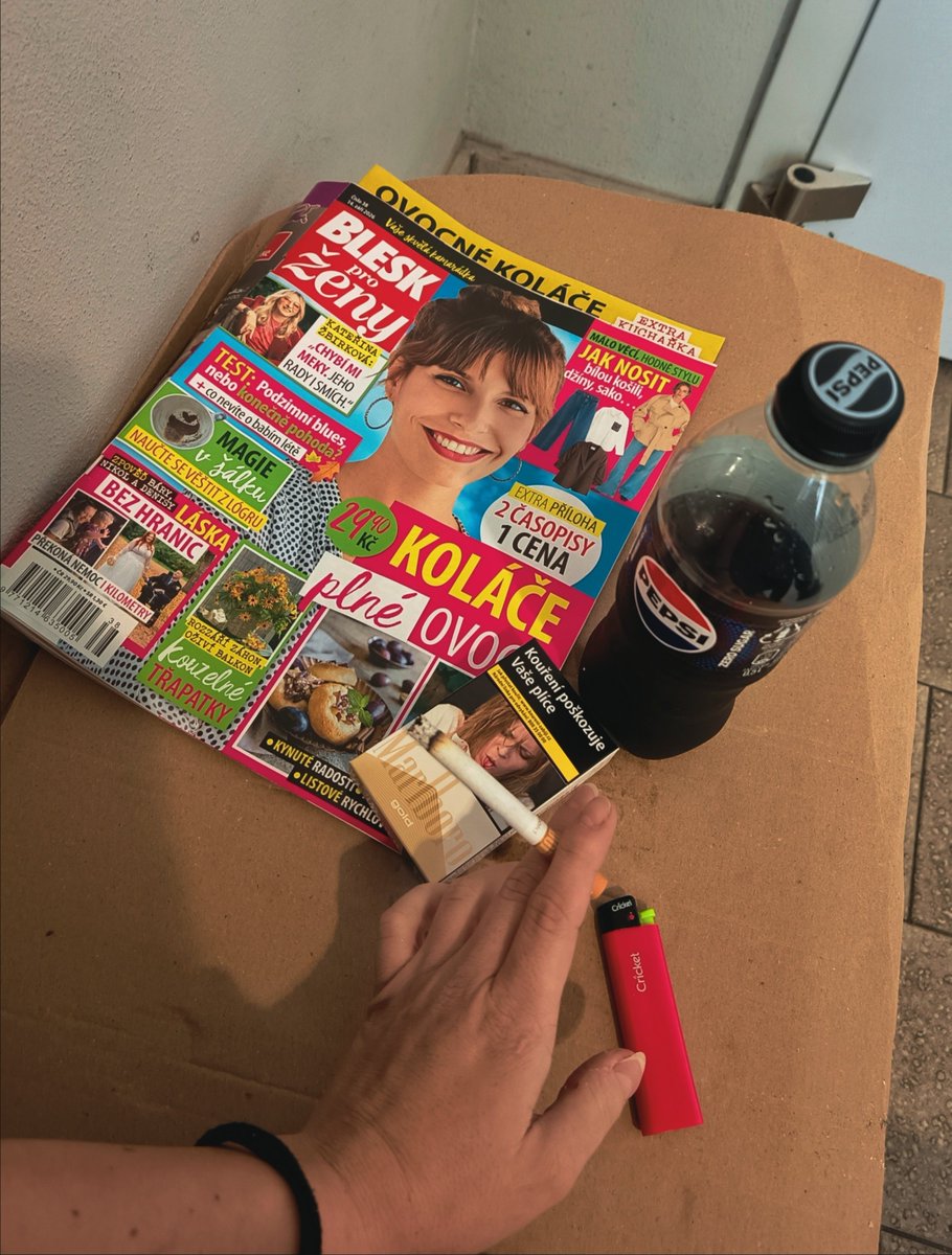BELLACUCINA1814's tweet photo. taková klasická pauza v práci 🙃 https://t.co/yRpFmbBB3L