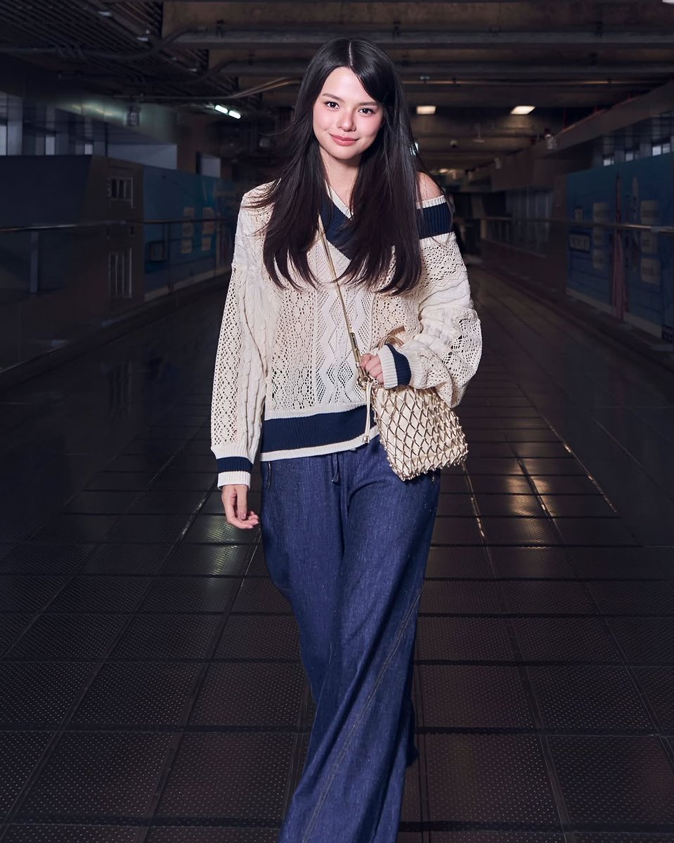 beckyfanclub05's tweet photo. 📸💜: harpersbazaarhk

Rebecca Armstrong @AngelssBecky was spotted at Bangkok Airport, en route to Hong Kong to attend tomorrow's @maxandco MAX&amp;Co. Autumn/Winter 2026 event

#maxandco #beckysangels
#BeckyArmstrong #BeckyEntertainment https://t.co/io1wAZOVHG