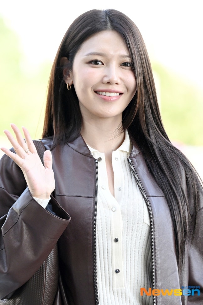 Kstyle_news's tweet photo. 【PHOTO】少女時代 スヨン、スケジュールのため日本へ出国 https://t.co/OCcQkiuTsr