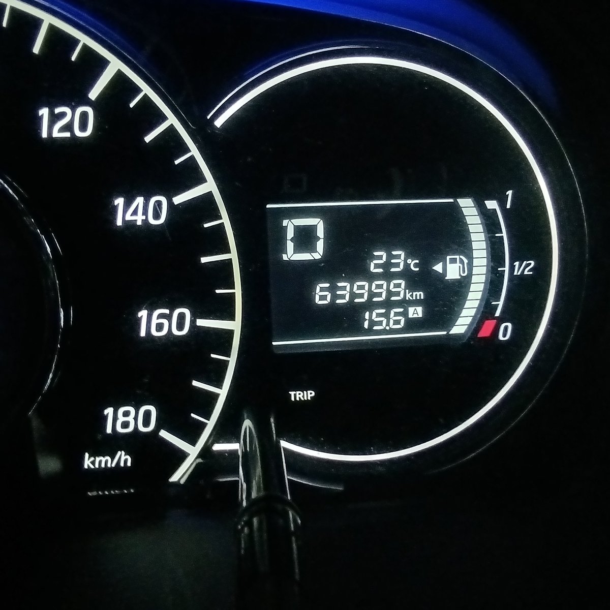 56eat's tweet photo. ノートさんの走行距離、64,000km捕獲！
63,999kmは2日前、今日まで動かしてなかった笑
#走行距離 https://t.co/FK9mydyfEd
