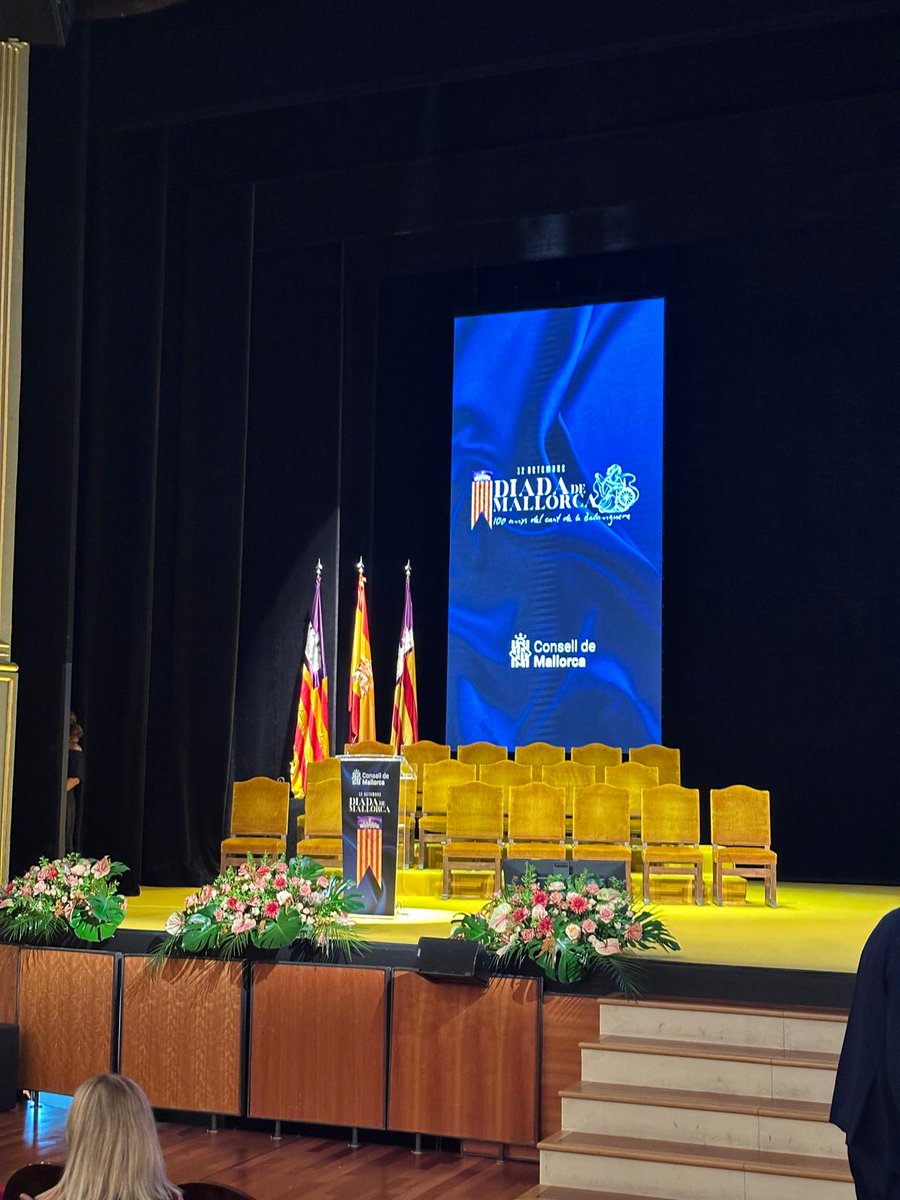 COAATMCA's tweet photo. 📌 La vicepresidenta del COAAT Mallorca, María Sicre, va assistir, aquest passat cap de setmana, a l'acte de lliurament dels Premis, Honors i Distincions 2026 atorgats pel Consell de Mallorca amb motiu de la #DiadadeMallorca.
✅ Gràcies al @ConselldeMca per la convidada. https://t.co/XoqMWbVUzo