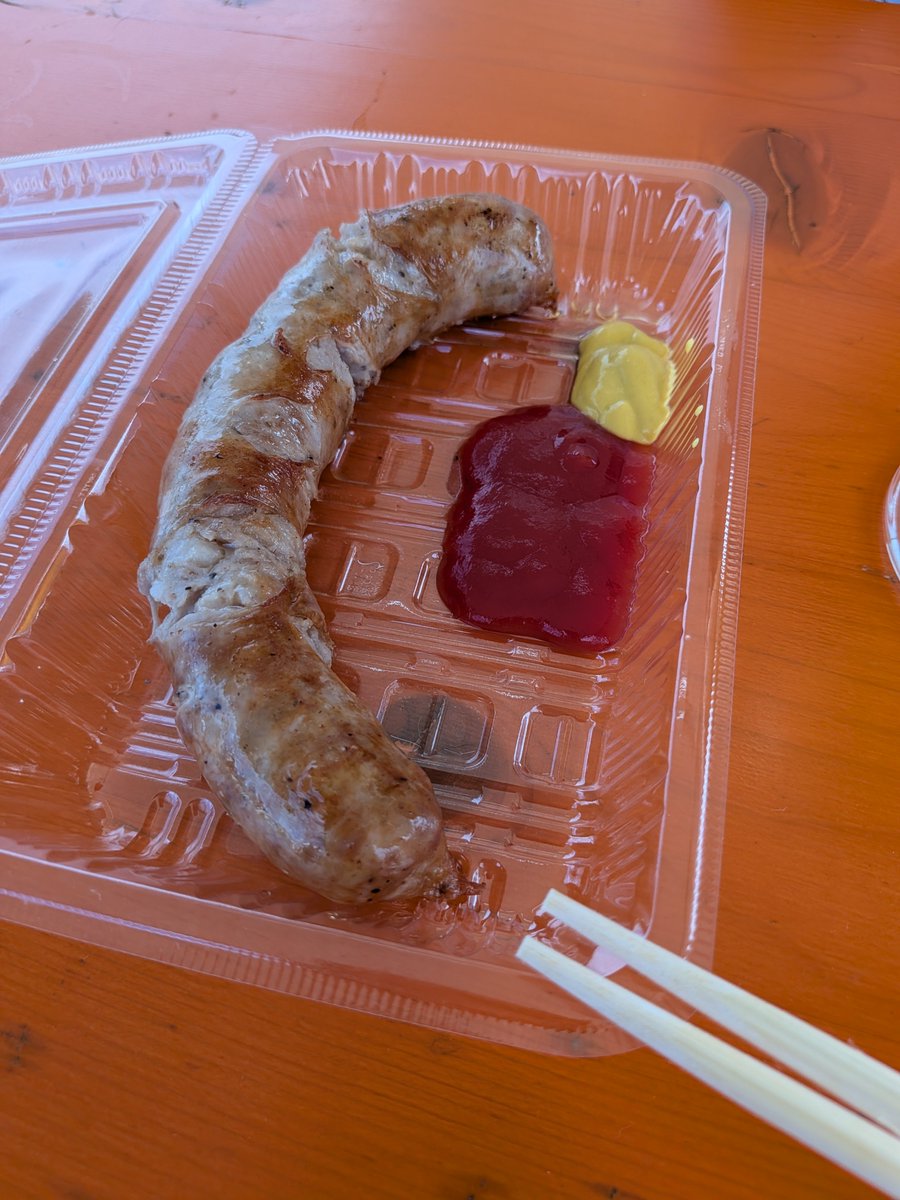 sougimoe's tweet photo. #オクトーバーフェスト立川

本日食べに来ました

風が吹いて食べにくいが美味しい❤ https://t.co/OTg2FzhoiX