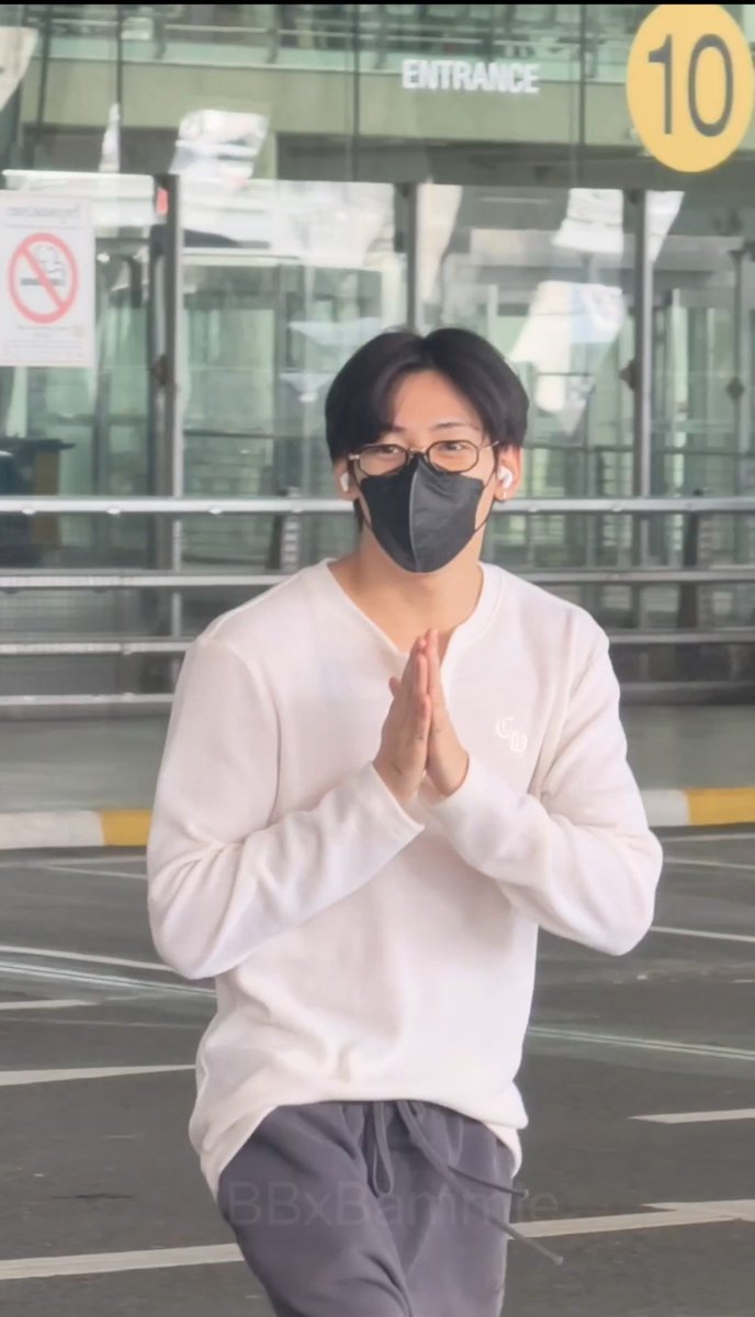 bbchomalee's tweet photo. หู้ยยยยยยผมดำ......🫠🫠🫠พร้อมตกทีมแฟนอีกแล้วใช่มั๊ย
Welcome home 🏡นะครับ
#BamBam #뱀뱀 @BamBam1A https://t.co/JICcYSkDZN