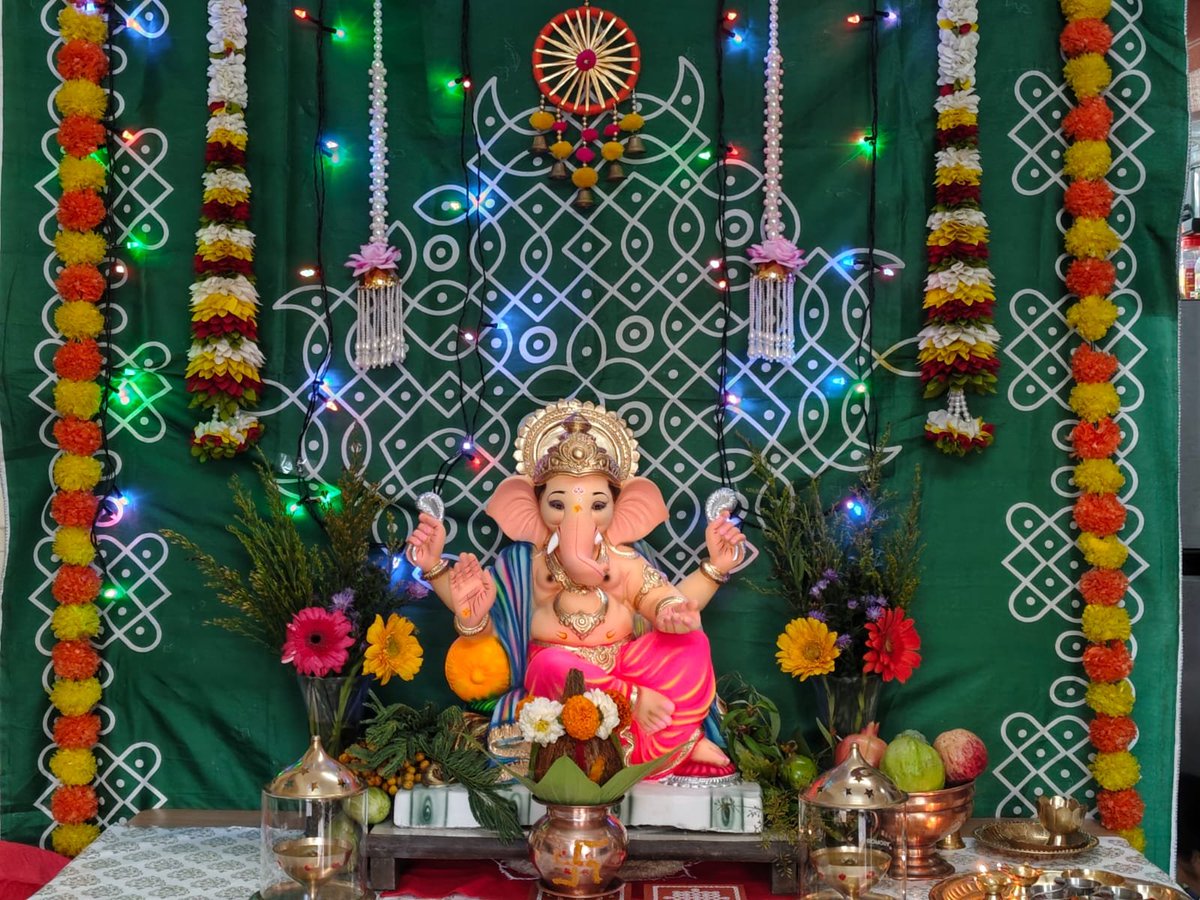 SukaBhel's tweet photo. Happy Ganesh Chaturthi 🥰✨ https://t.co/sQjiUh0jiU