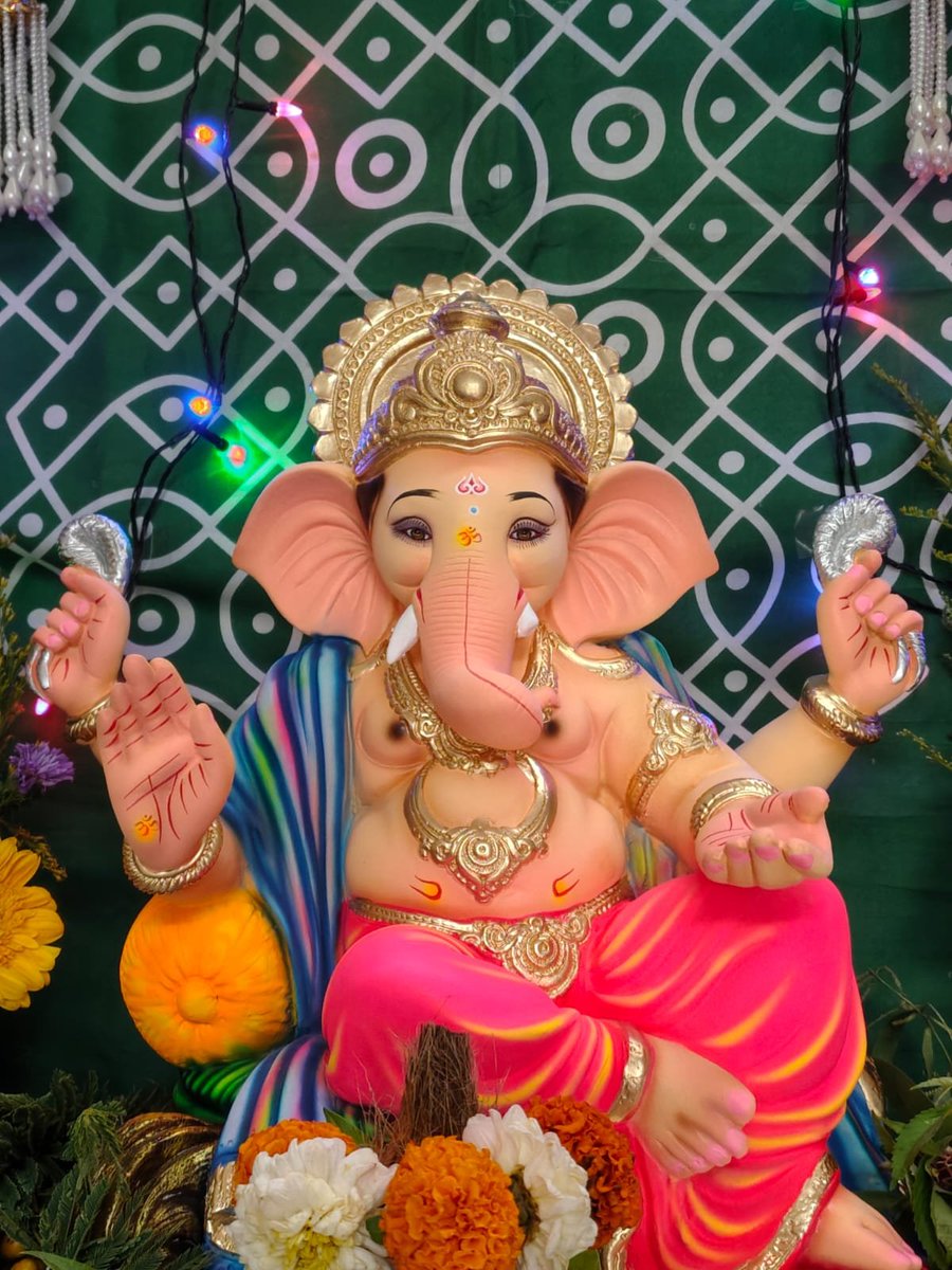 SukaBhel's tweet photo. Happy Ganesh Chaturthi 🥰✨ https://t.co/sQjiUh0jiU