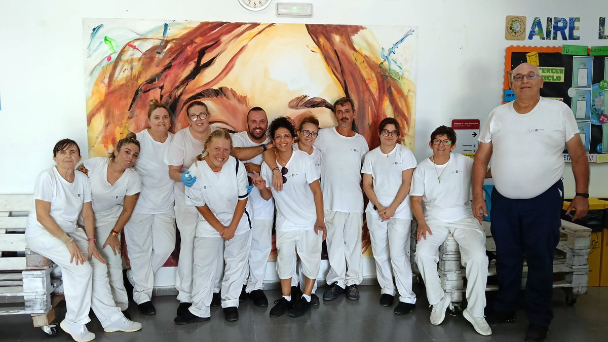 Integracee's tweet photo. #Septiembre es volver.

Al cole, al trabajo, a las actividades del nuevo curso. Y mientras tú vuelves, la plantilla de #limpieza de #IntegraCEE ya está ahí, cuidando los espacios que forman parte de tu día a día.

¡Feliz vuelta! 

#IntegraCEE #Limpieza #InclusiónSociolaboral https://t.co/2ihQVuYbLJ