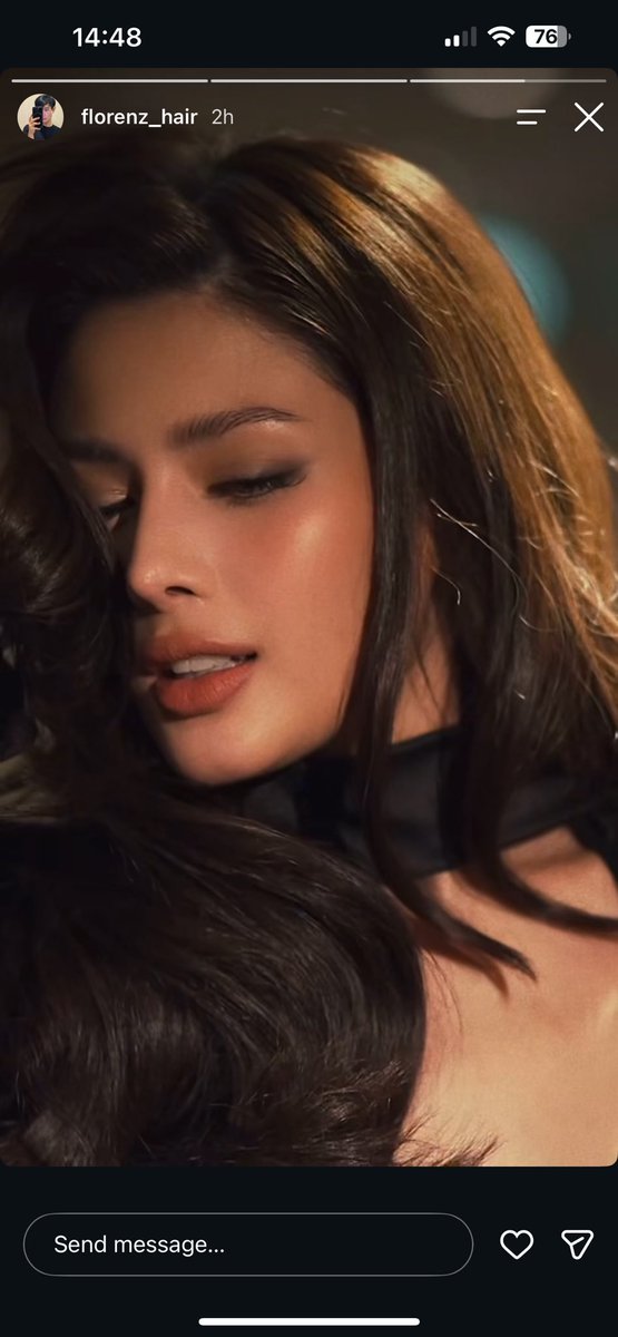 albert73311's tweet photo. By far, my most favorite hair and make up of Az! I must say, this is so perfect for her! The make up highlighted her best asset which is  her eyes 👀 https://t.co/icUBQ1o7c5