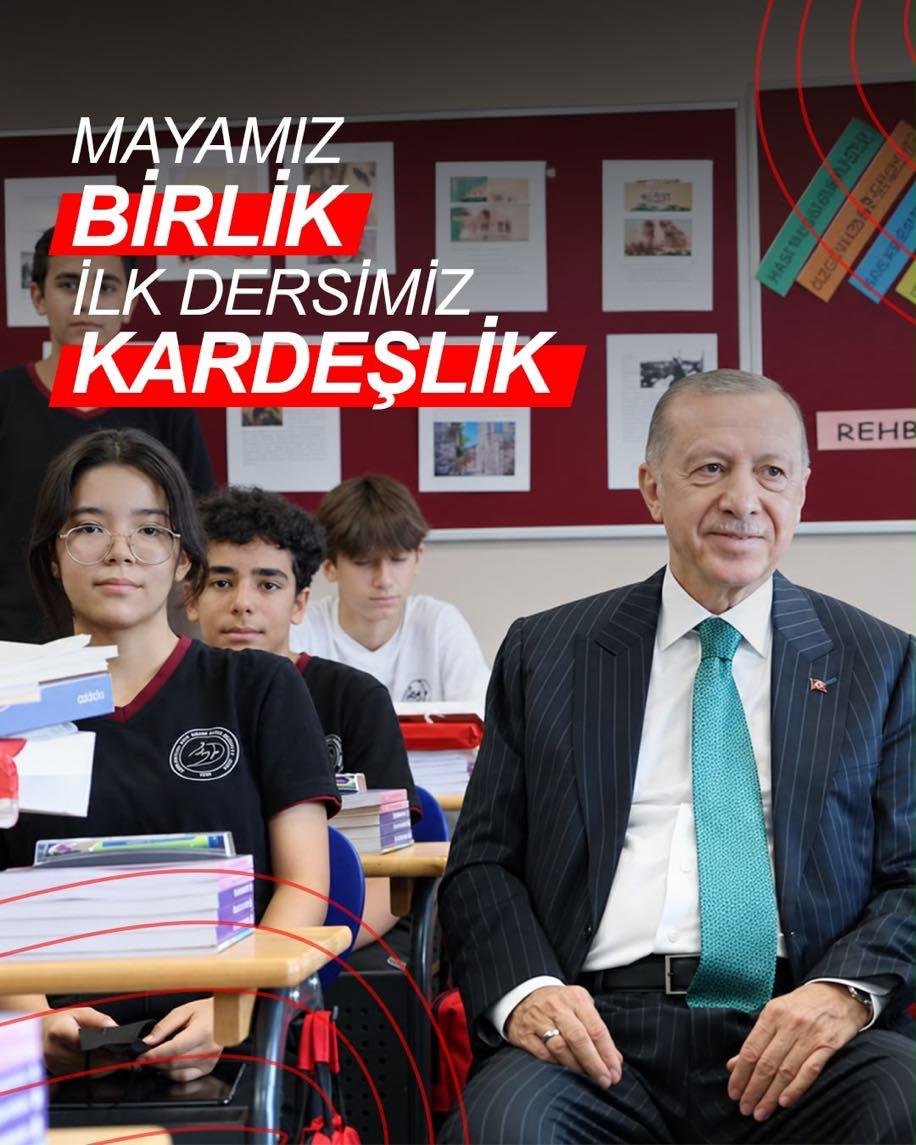 mardinilmem's tweet photo. Birlikte düşünen, üreten ve paylaşan çocuklar; güçlü yarınların temelini atar.

2026-2027 eğitim öğretim yılında öğrencilerimizin hem zihnine hem de gönlüne dokunan bir eğitim anlayı��ıyla ilerliyoruz.

Mayamız Birlik, İlk Dersimiz Kardeşlik.

#ilkdersimizkardeşlik

@tcmeb 
@Yusuf__Tekin 
@tuncay_akkoyun 
@ali_eyyupkoca