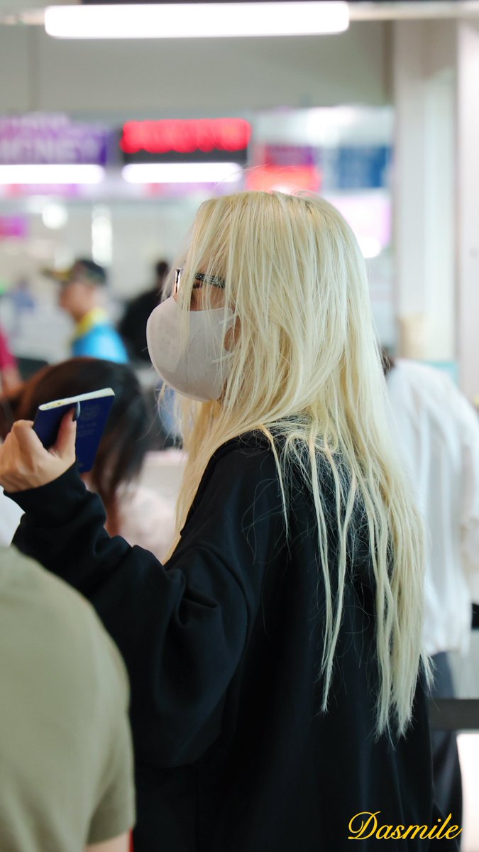 missingDayo's tweet photo. 260914 KHH 출국

오랜만 
다음에 만나자

#우주소녀 #다영 #WJSN #DAYOUNG
@DAYOUNG_offcl 
@WJSN_Cosmic https://t.co/lycJ0pOFYc