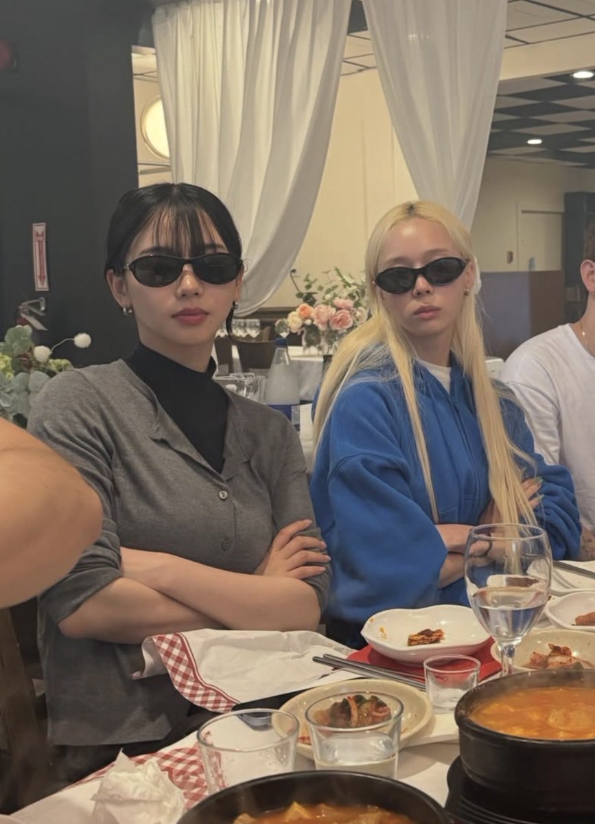 winterstellars's tweet photo. why do they look like parents that are giving you the death stare when you’re doing something wrong 😭 https://t.co/6DrfudlED3