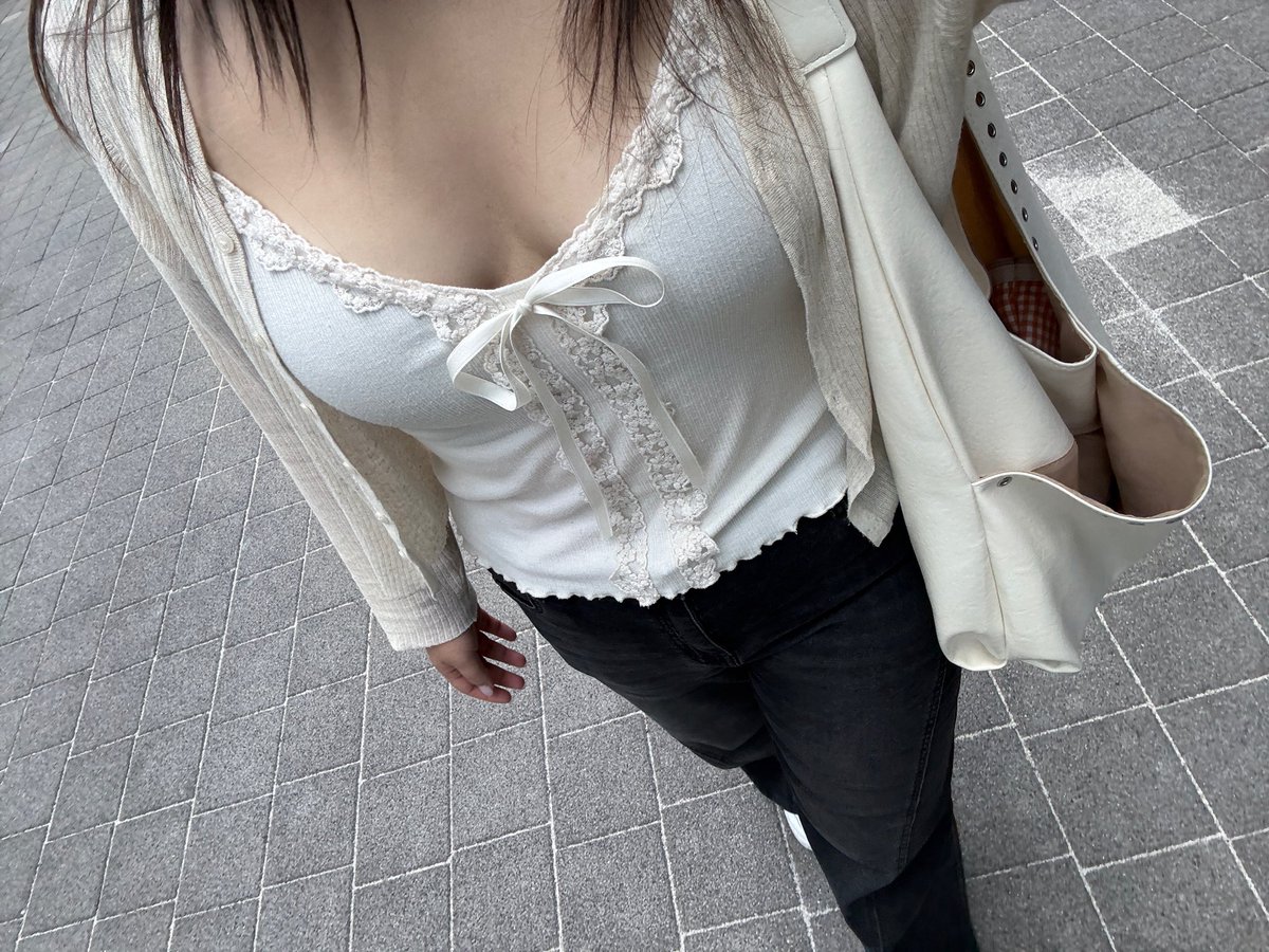 Buu1vuu's tweet photo. 빈유의 일상 https://t.co/XmkDrLqMBV