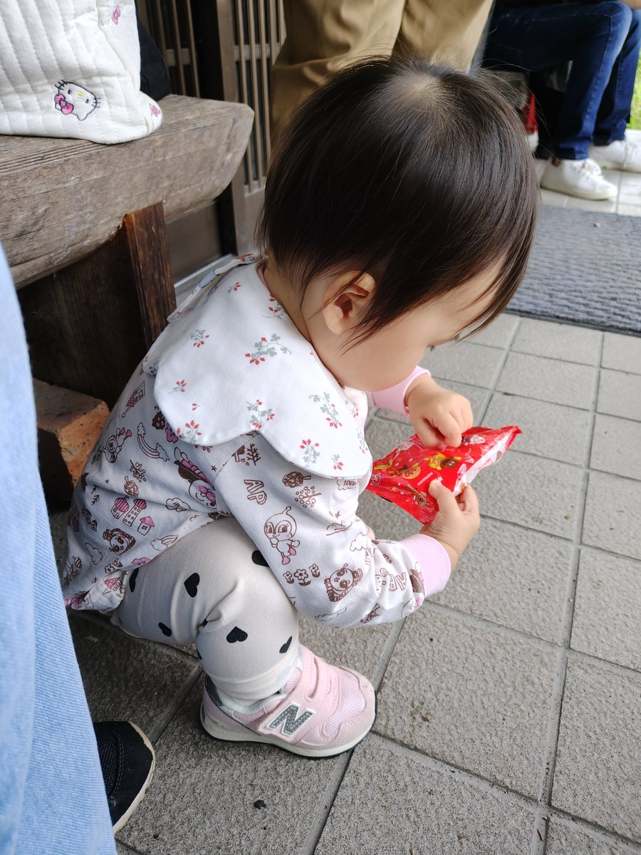 JiangX52093's tweet photo. 1歳3ヶ月になりました👏🏻
1年前の写真を見返すと髪の毛ない！👶🏻ちゃん感満載(これは今もw)

大きくなったなぁ🥲
私が育てたと思うと感慨深い🥲

体調も安定してるので、このまま運動会まで一緒に頑張ろうﾅ👉🏻👈🏻 https://t.co/ua4w7Y5sGb