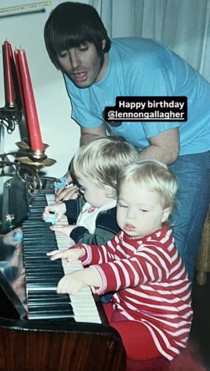 oasisfan0's tweet photo. “Liams a dilf” girl thats mommy… https://t.co/wsqZlMtlMl