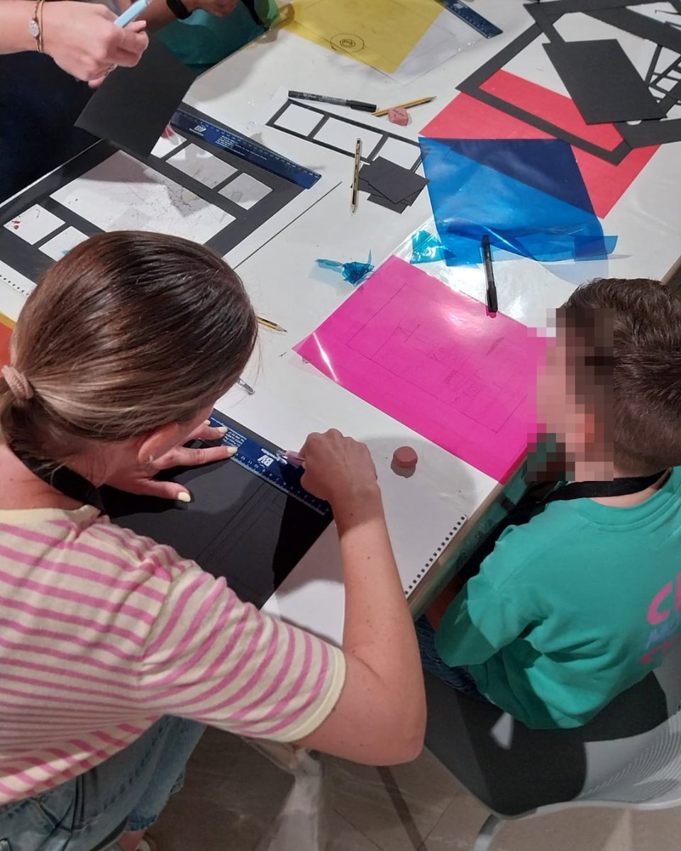 MuseoMurec's tweet photo. 💙 Gracias a todas las personas que participáis en nuestras actividades cada finde. Nos encanta que pequeños y mayores compartáis con nosotros momentos para descubrir y disfrutar del arte.
🥳 ¡El MUREC es un espacio para todos!
#Murec #ActividadesMurec https://t.co/OoPapVB8z2